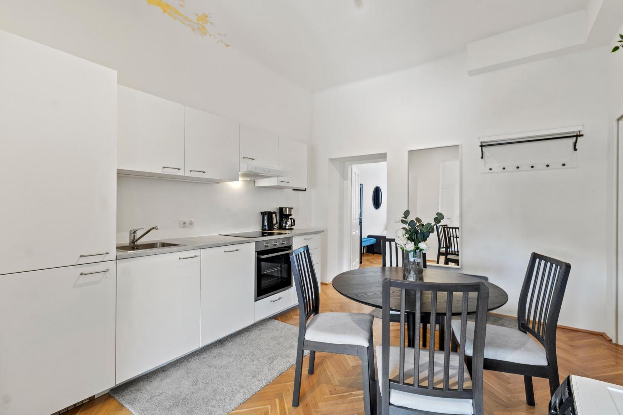 Balcony Apartment, 4 Min To U3 Zipperer Strasse فيينا المظهر الخارجي الصورة